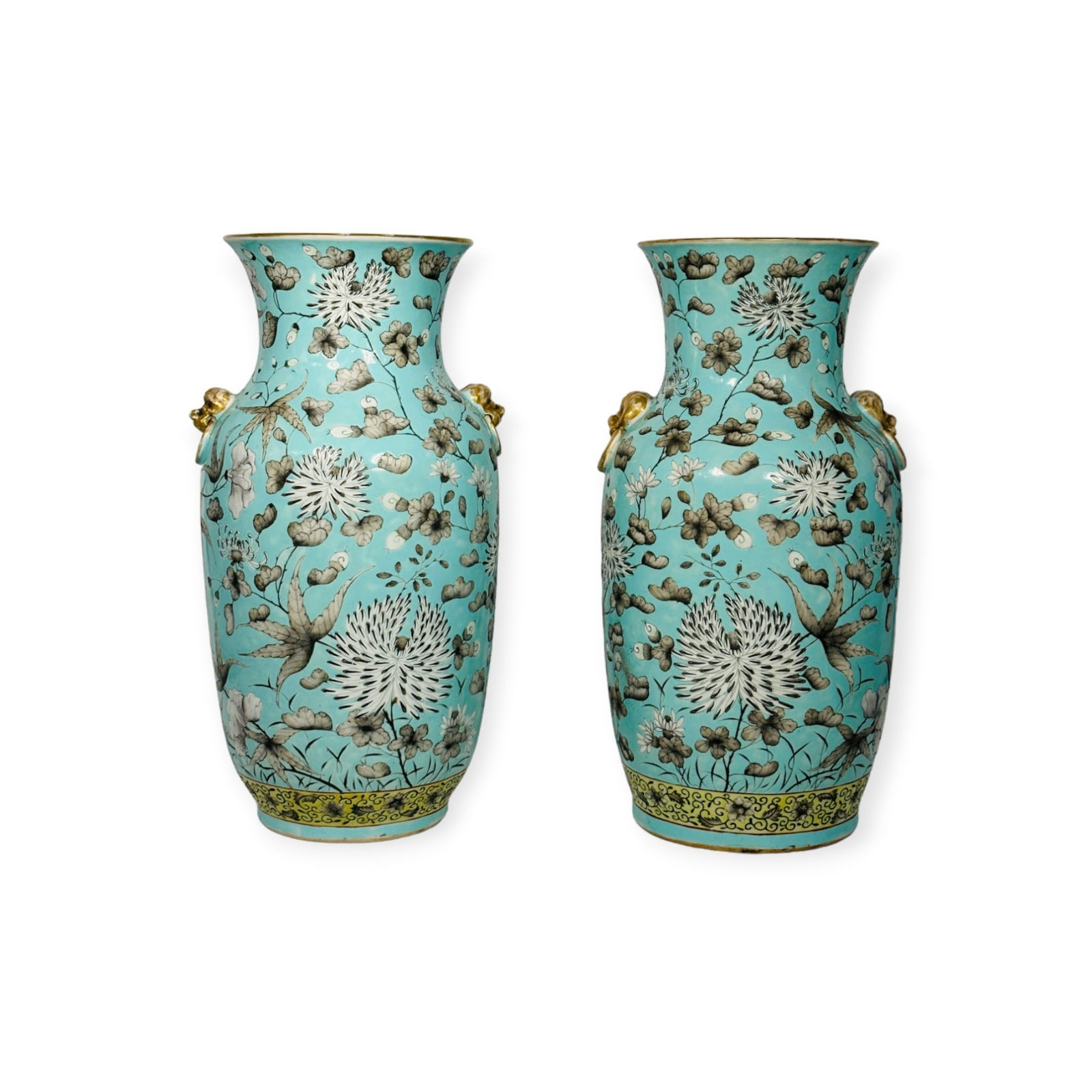 A Pair of Dayazhai Style Turquoise-Ground Porcelain Vases (1 of 8)