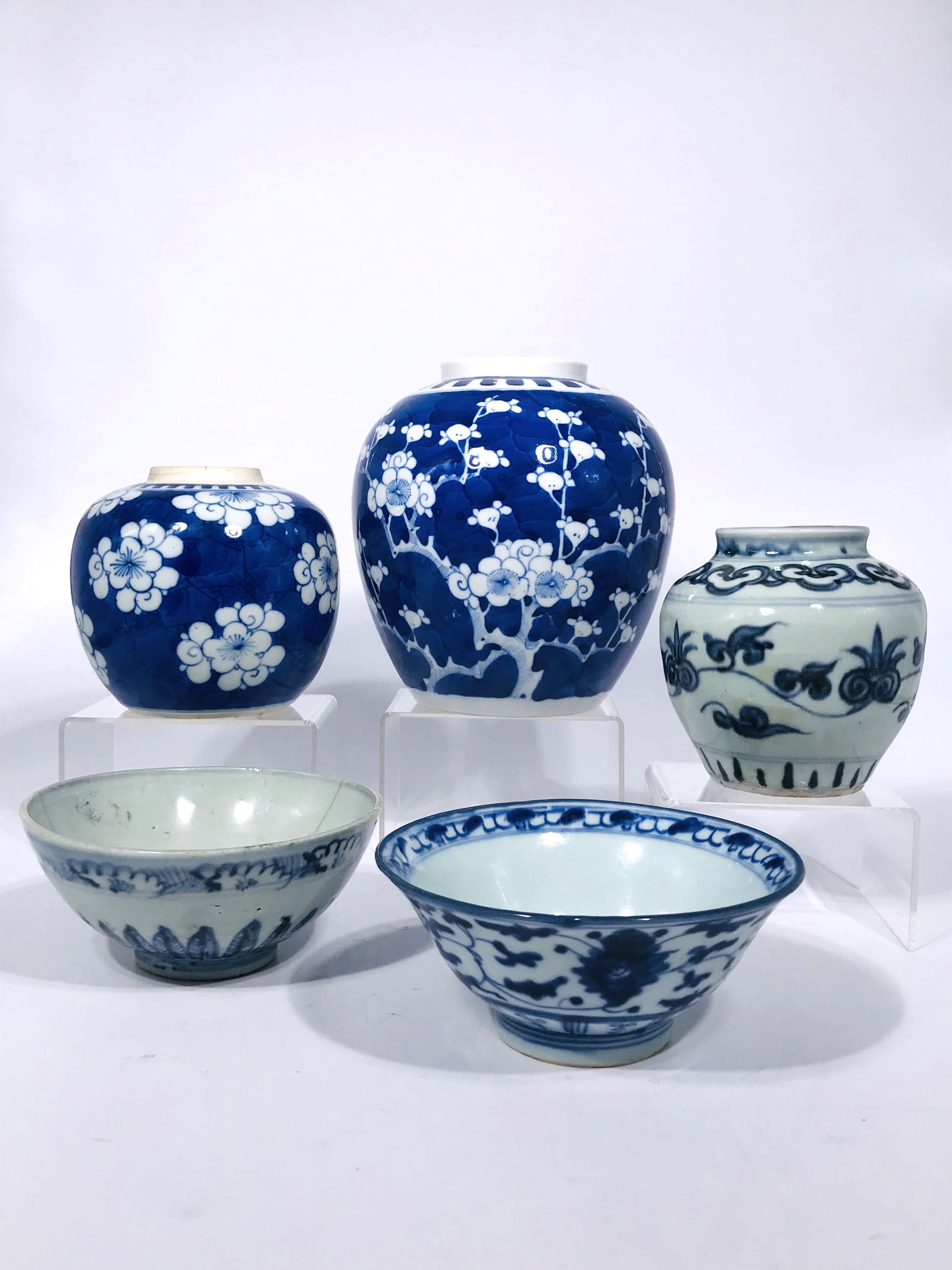 Four Chinese Blue and White Porcelain Items, Ming /Qing Dynasty (1 of 14)