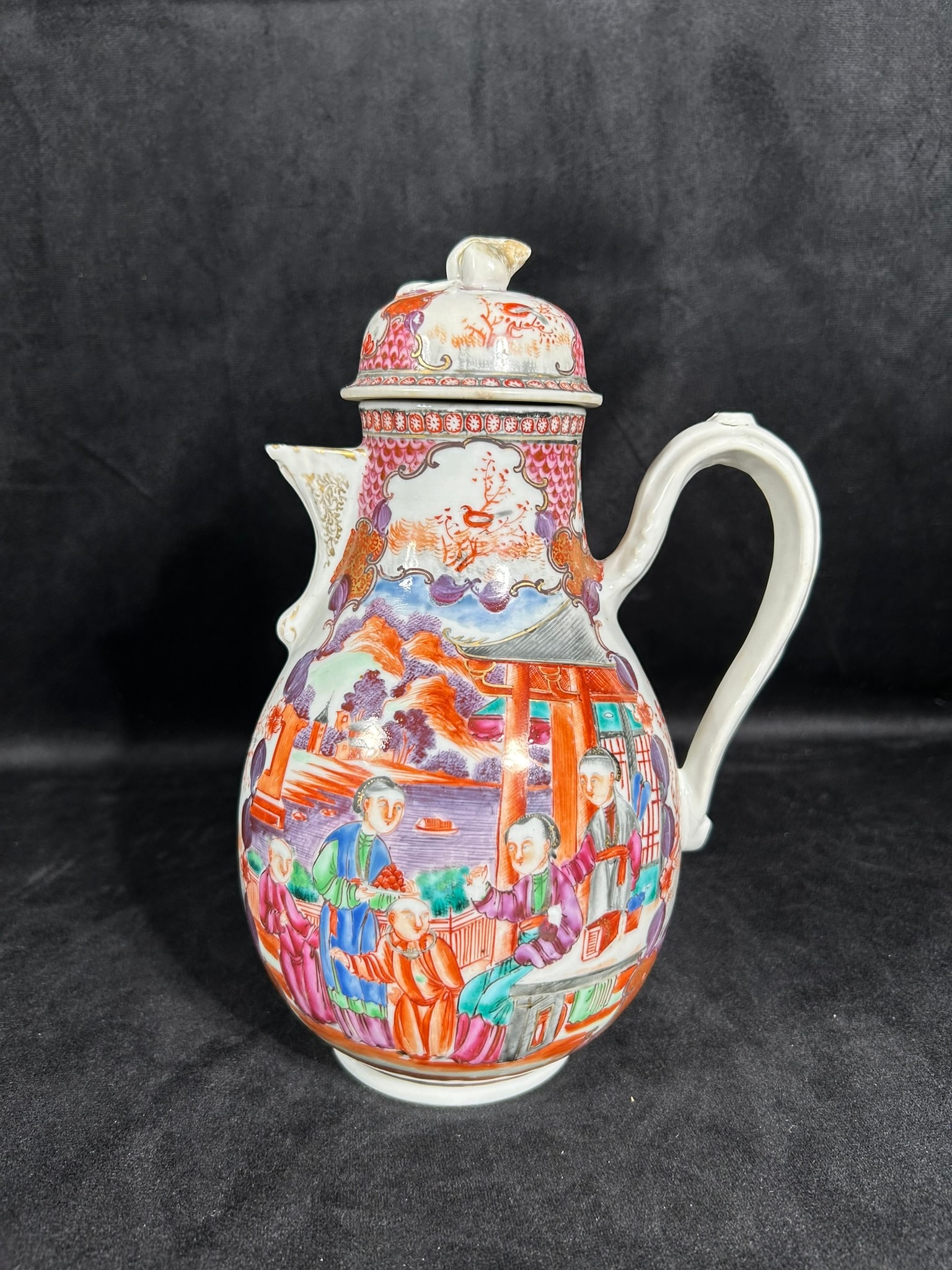 A Chinese Export Porcelain Teapot, Qianlong Period, 18th Century (1 of 8)