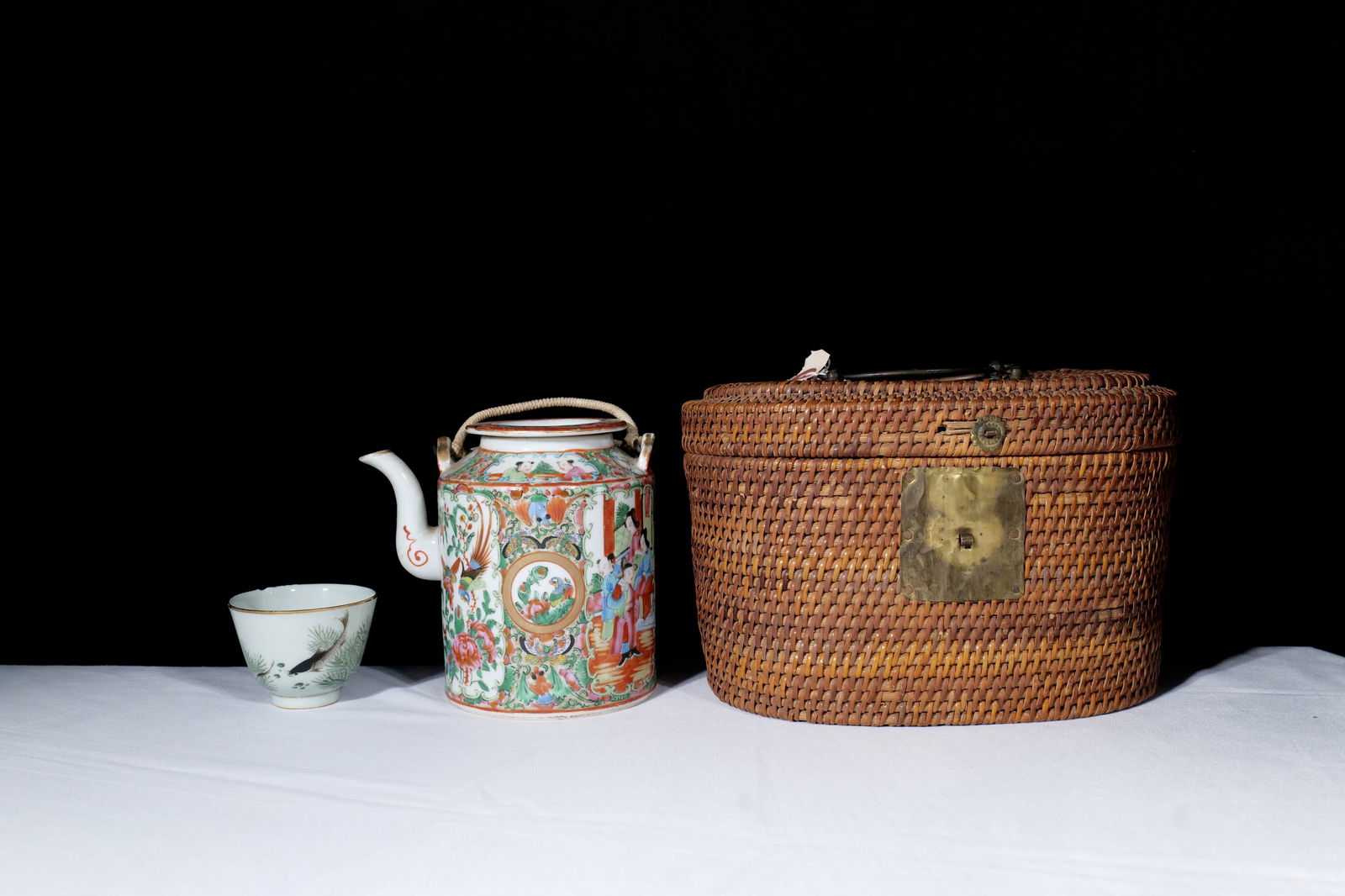 A Famille Rose and Gilt-Decorated Teapot and Cover and a Small Beaker, 19th Century (1 of 14)