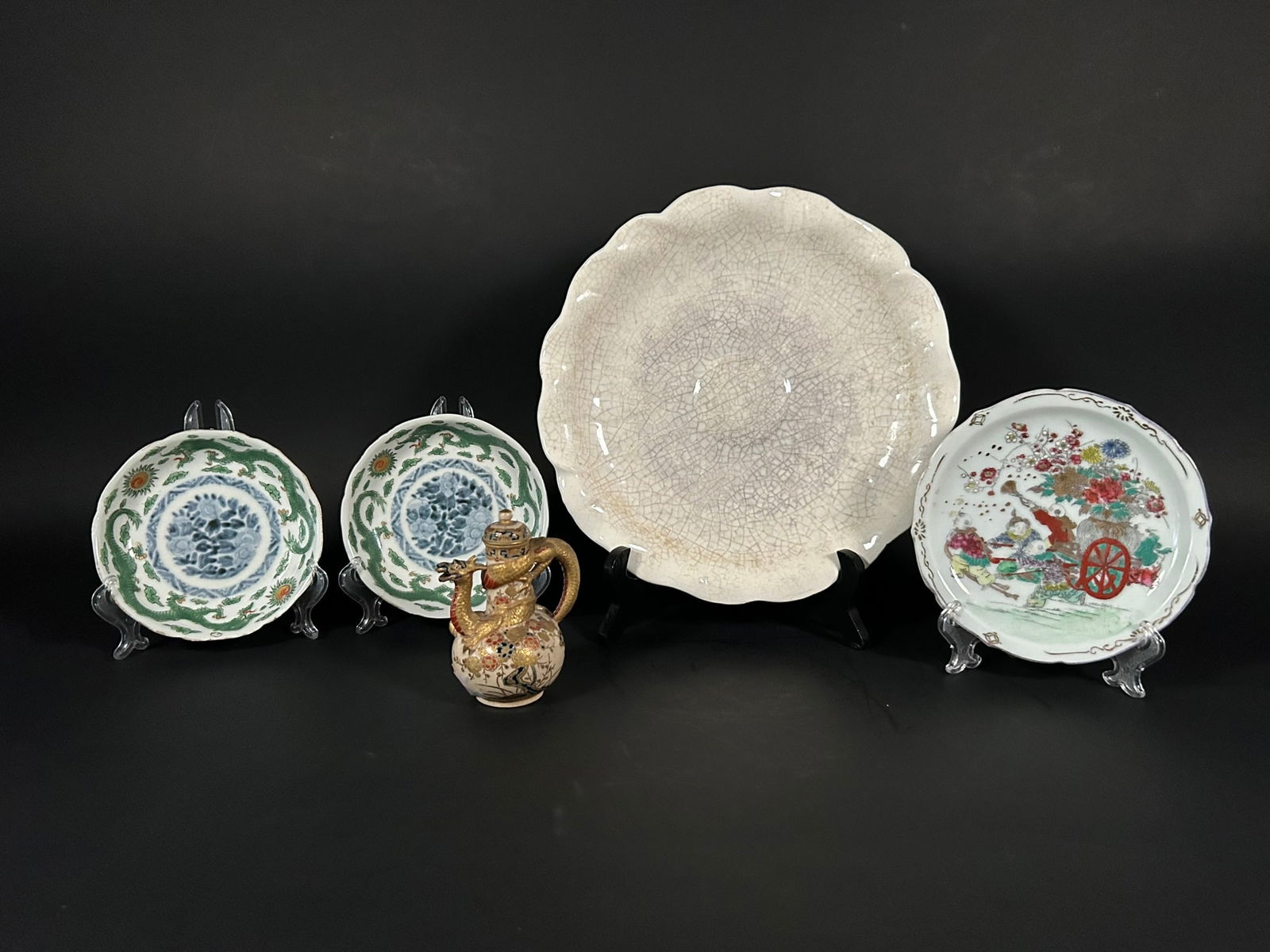 A Group of Four Japanese Porcelain Wares and A Crackle-Glazed Dish (1 of 14)
