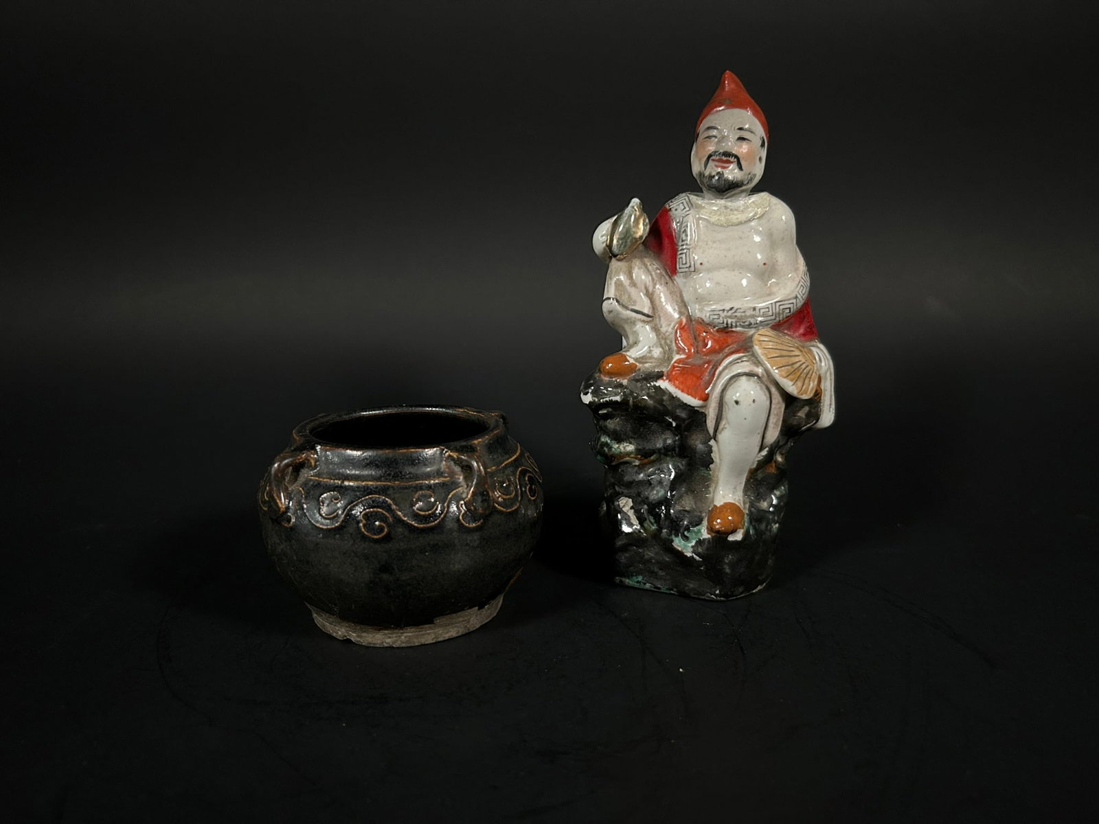 Two Chinese Ceramic Articles (1 of 12)