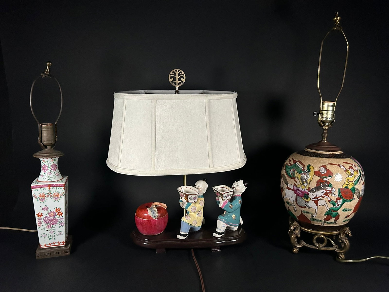 A Group of Three Chinese Porcelain Wares, 19th/20th Century (1 of 20)