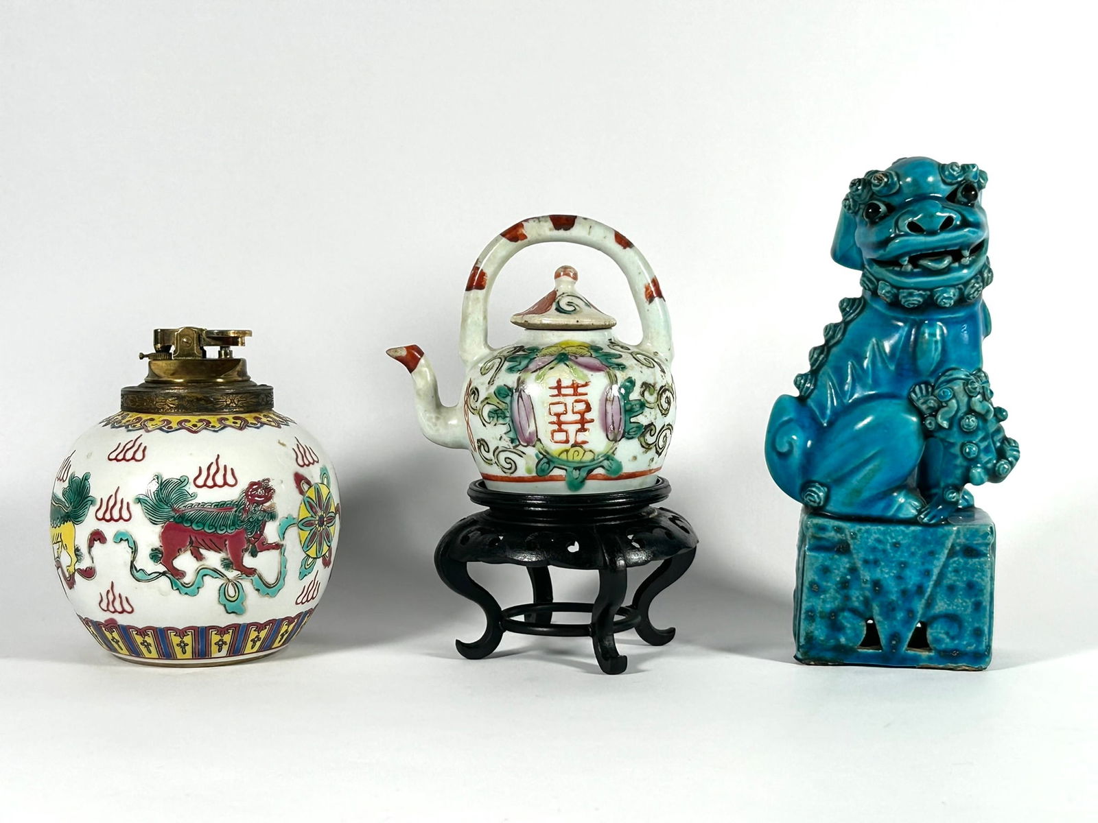 A Group of Chinese Porcelain Table Articles (1 of 20)