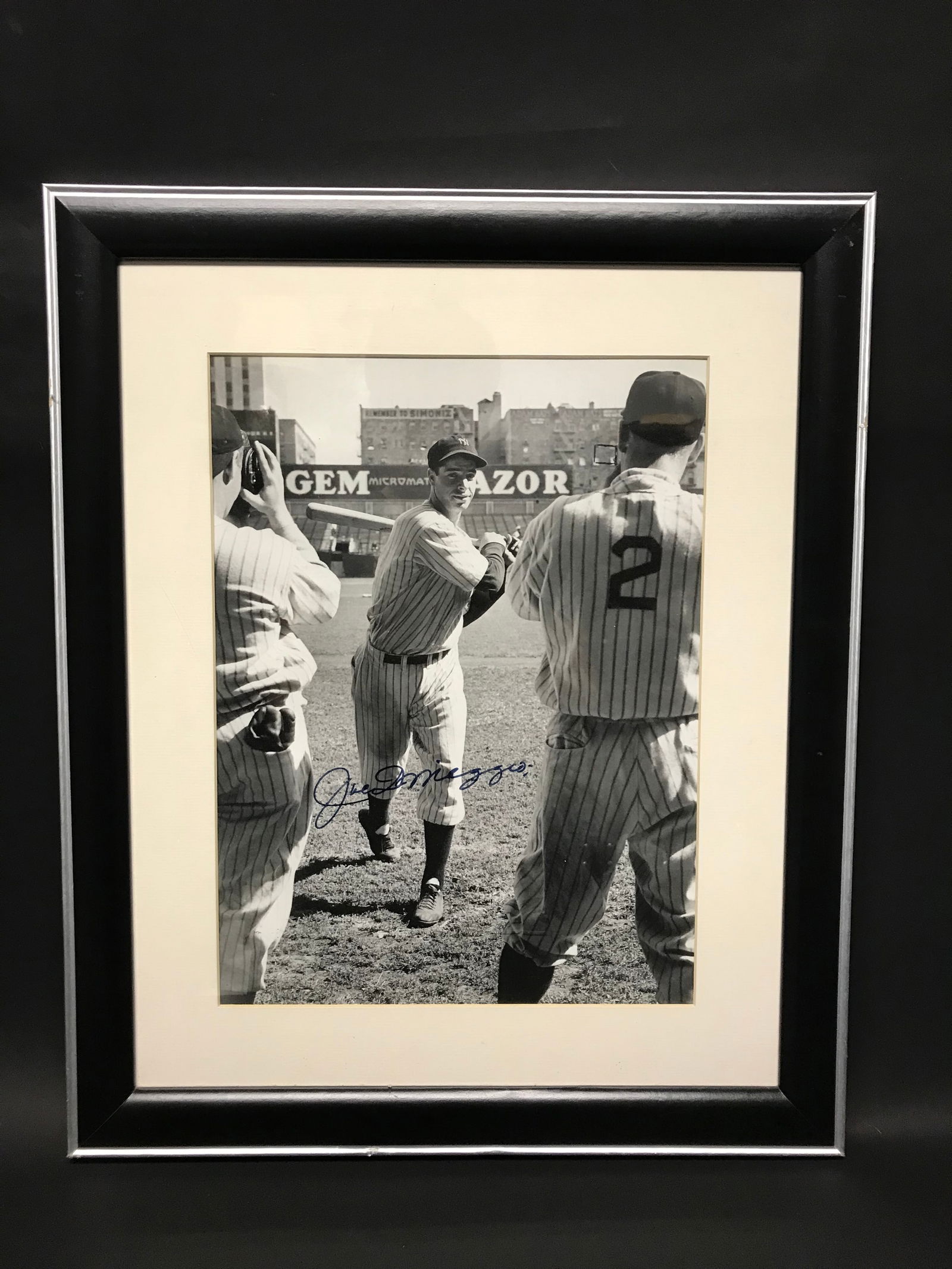 A Joe DiMaggio Yankees 1993 Baseball Picture With Signature (1 of 8)