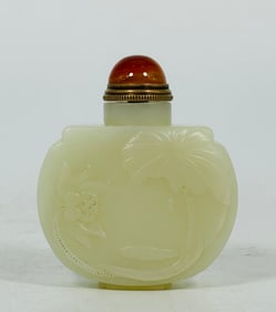 A Chinese Carved Jade 'Lotus' Snuff Bottle