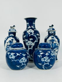 A Group of Five Chinese Blue and White Items, 19th Century