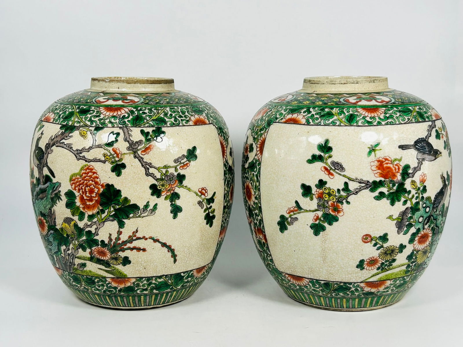 A Pair of Famille Verte Crackle-Glaze Ovoid 'Birds and Flowers' Jars, Qing Dynasty (1 of 11)