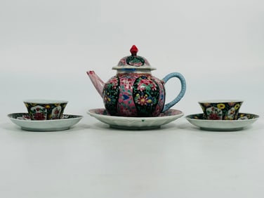A Group of Six Chinese Porcelain Tea Wares
