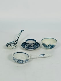 A Group of Five Chinese Blue and White Tea Wares