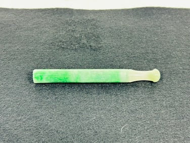 A Chinese Jadeite Pipe Cigarette Holder