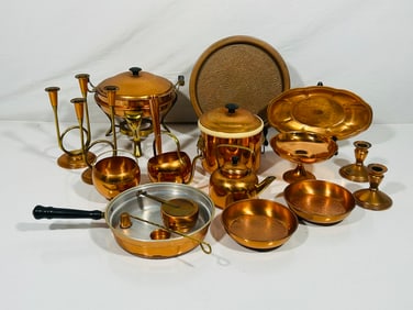 A Vintage Coppercraft Guild Set