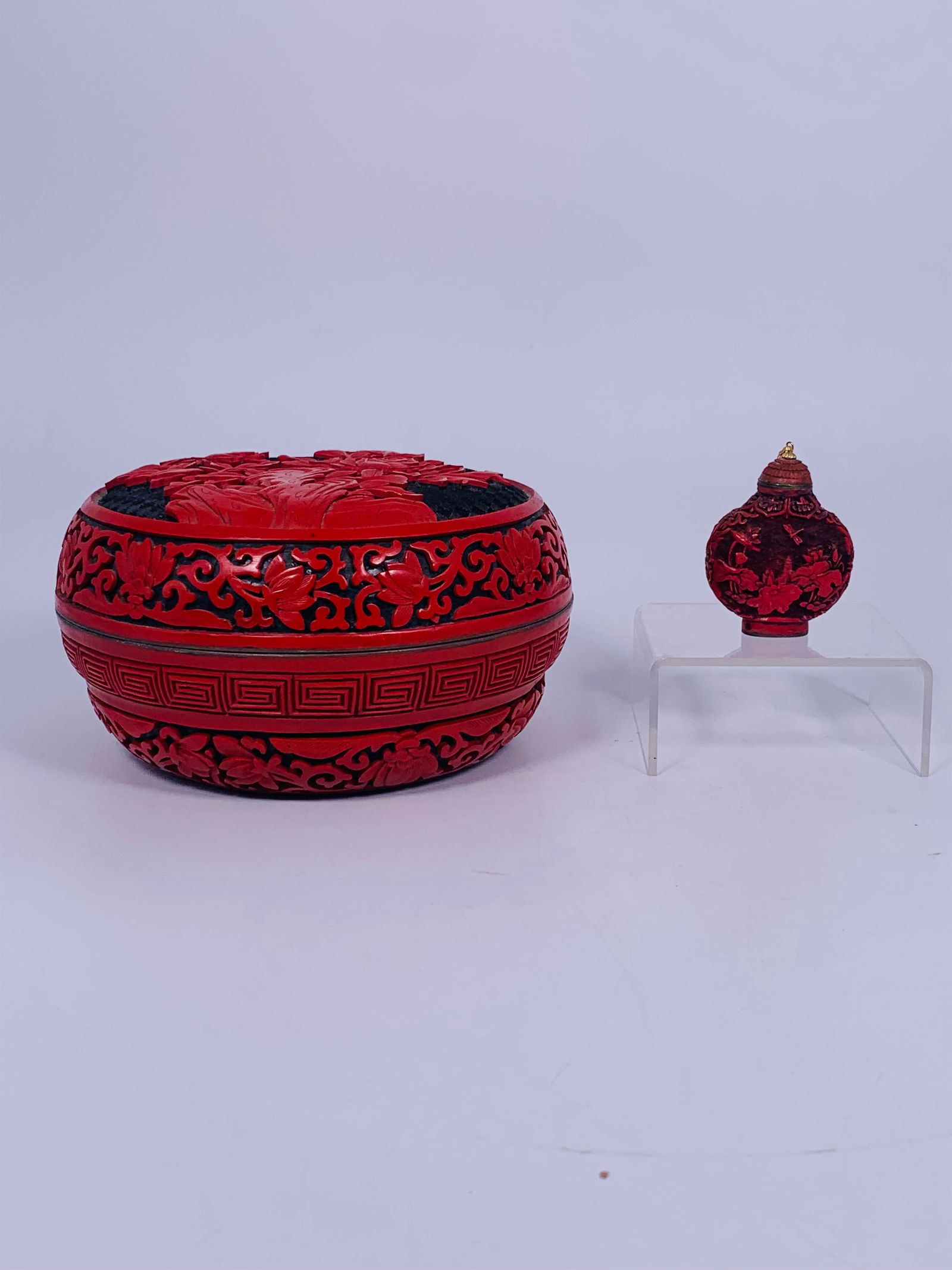 Two Chinese Red lacquer Wares (1 of 9)