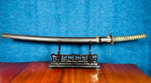 A World War 2 WWII Possibly Earlier Japanese Samurai Katana Sword, Signed Kanemitsu