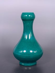 A Chinese Green Glazed 'Garlic Mouth' Bottle Vase