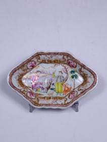 A Chinese Small Export Famille Rose Gilt-Decorated Hexagonal Dish, Qianlong Period, Qing Dynasty
