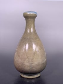 A Chinese Beige-Glazed 'Garlic Mouth' Vase