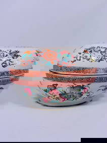 A Chinese Large Famille Rose 'Sanduo' Circular Box and Cover (1 of 17)