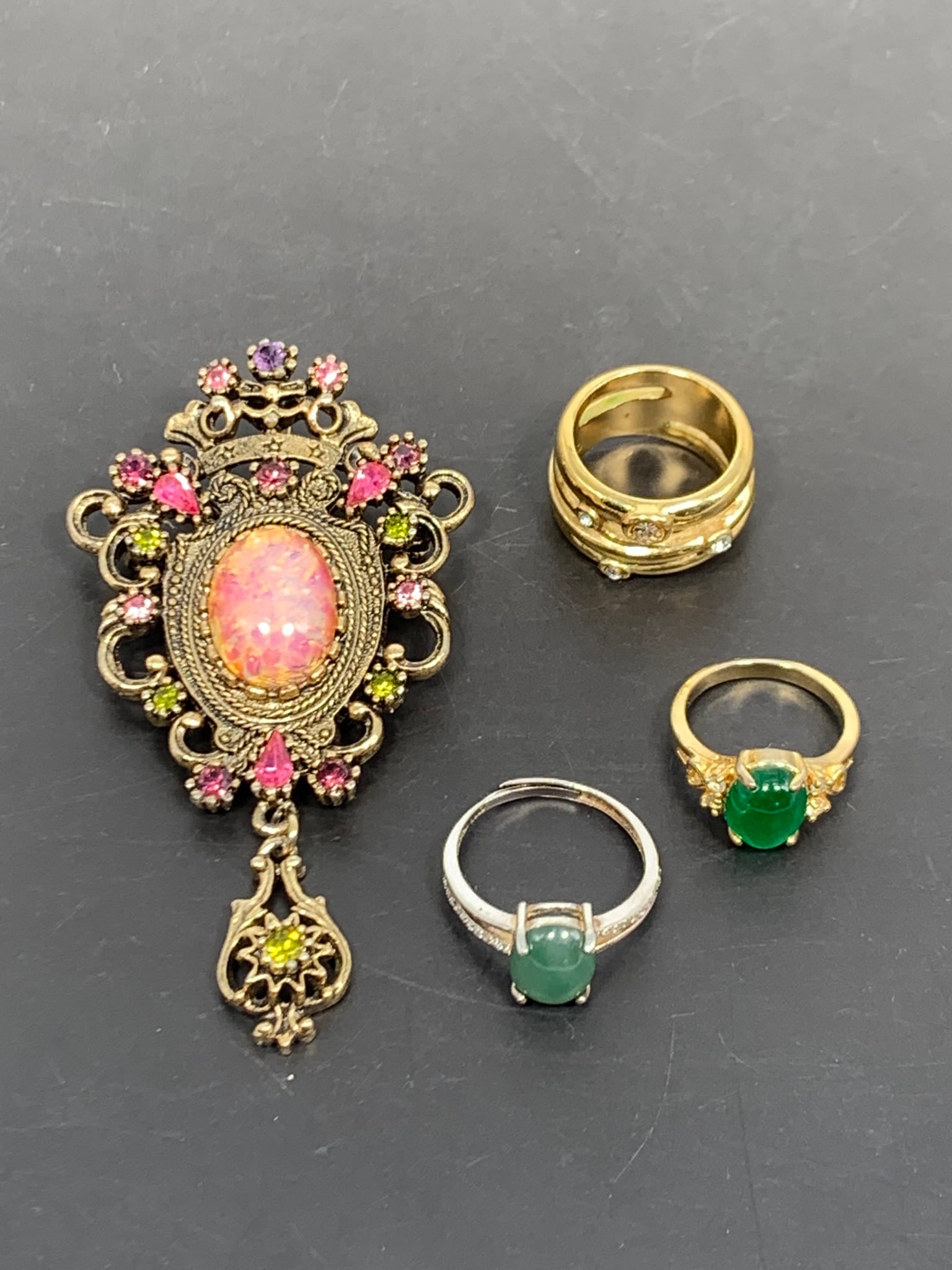 A Group of Four Jewelry Objects (1 of 13)
