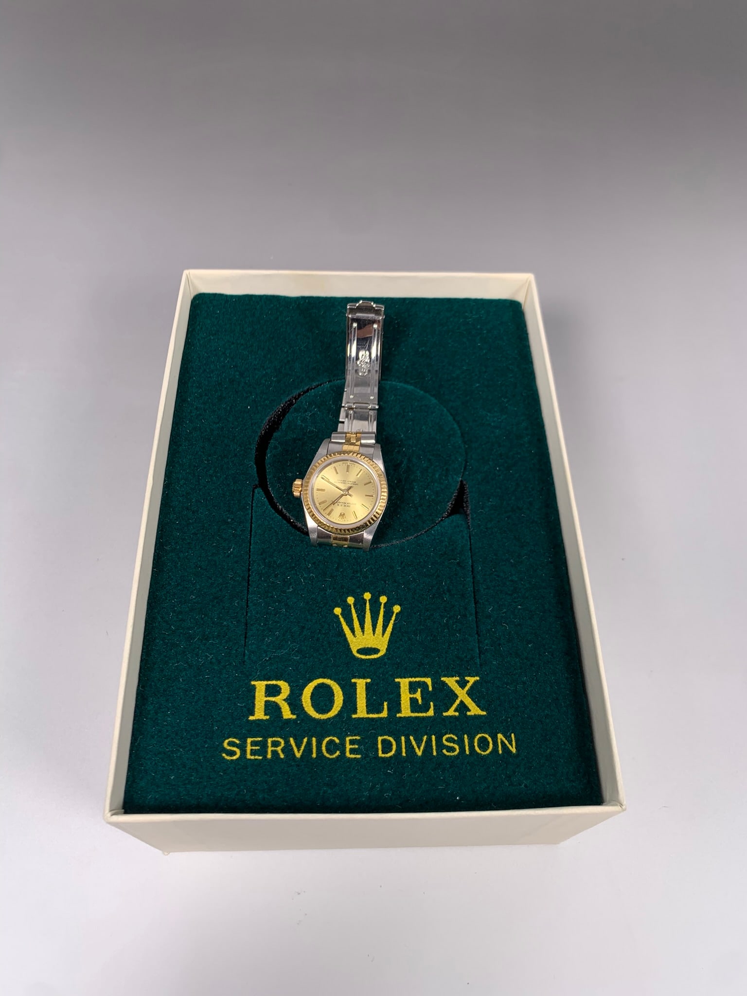 A Rolex Oyster Perpetual Rolex Champagne Dial Women's Watch (1 of 17)