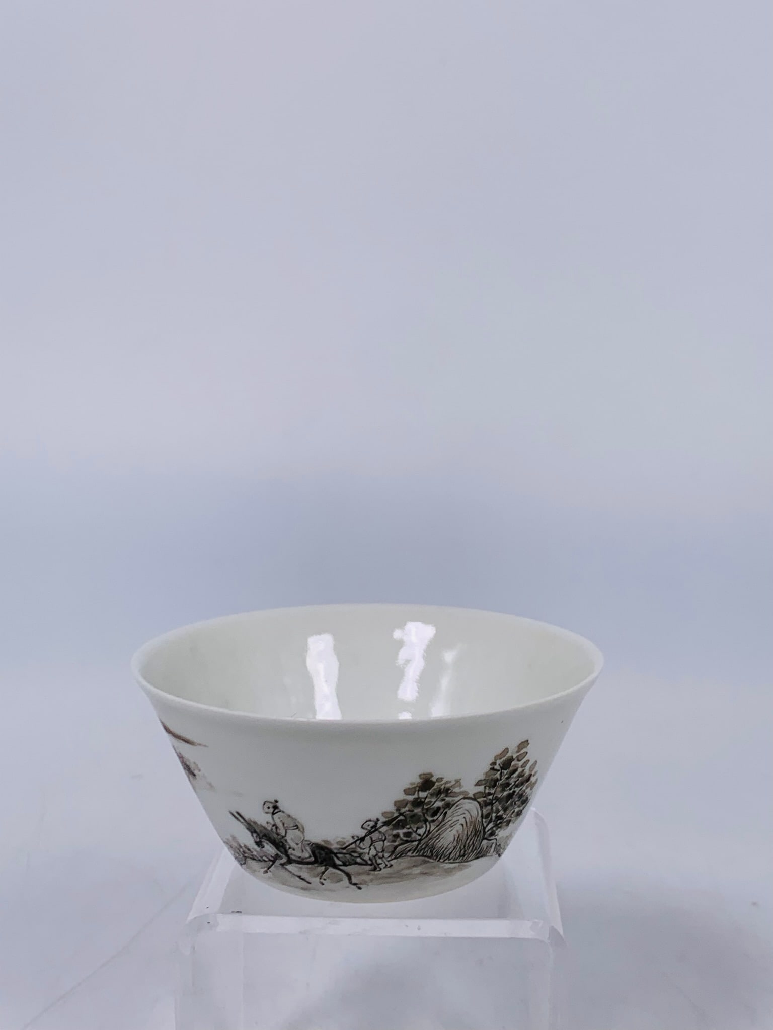 A Chinese Grisaille-Decorated ?Landscape? Cup (1 of 14)