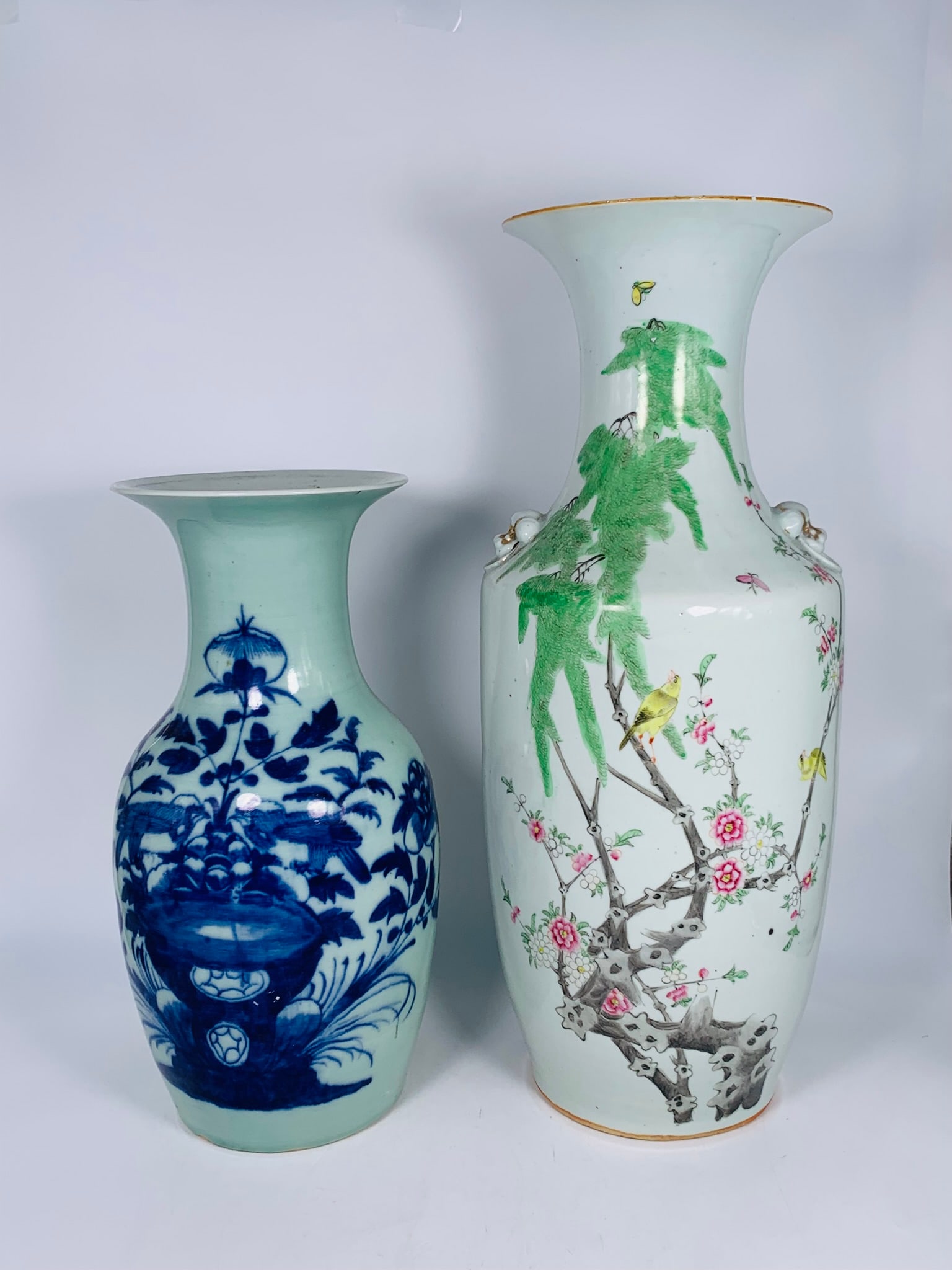 Two Chinese Large Porcelain Vases (1 of 20)
