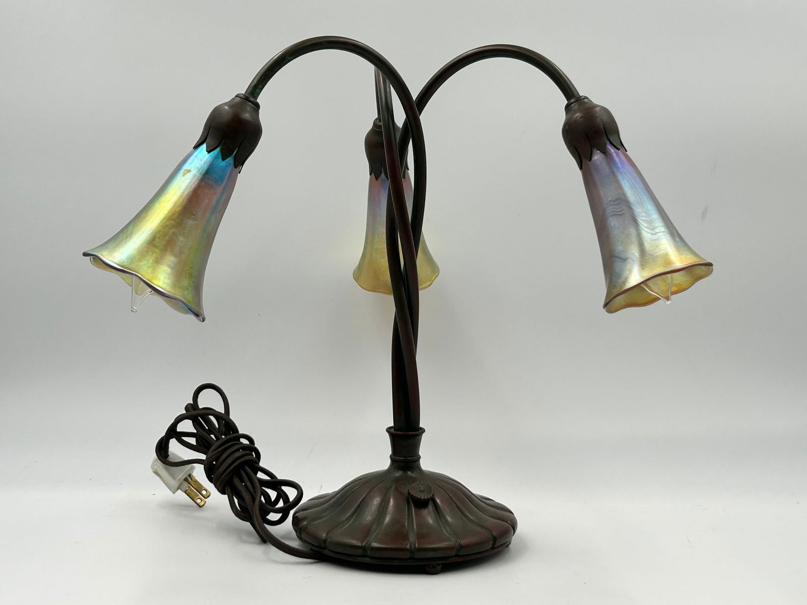 A Tiffany Studios Three-light Lily Table Lamp (1 of 10)