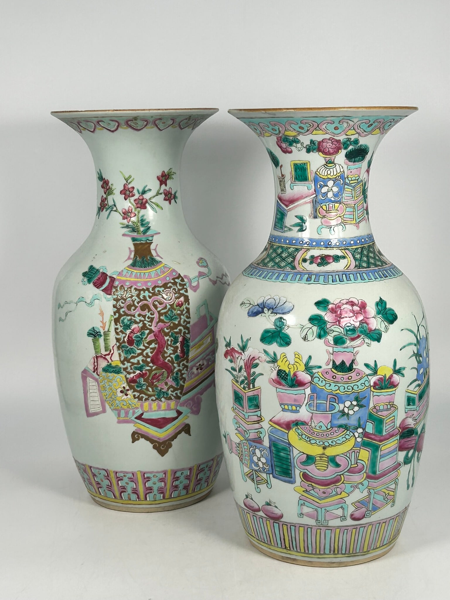 Two Chinese Famille Rose 'Antiques' Vases (1 of 20)