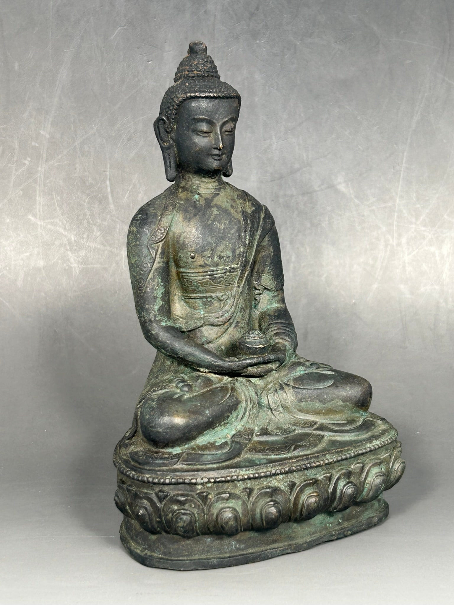 A Tibetan Bronze Figure of Amitabha (1 of 11)