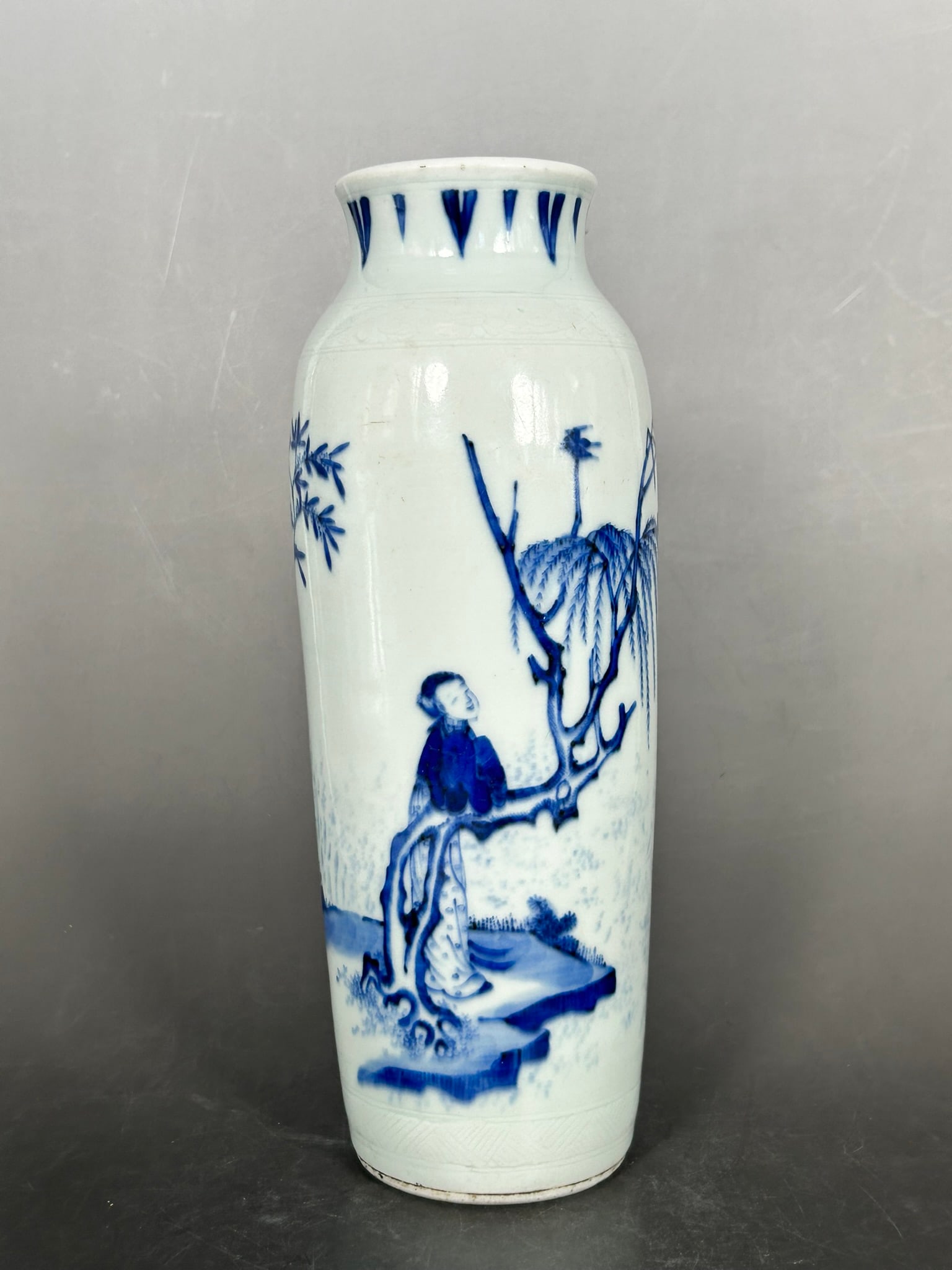 A Chinese Blue and White Sleeve Vase, Chongzhen Period, Ming Dynasty: 10.1/2 in. high, 2.3/4 in. wide.