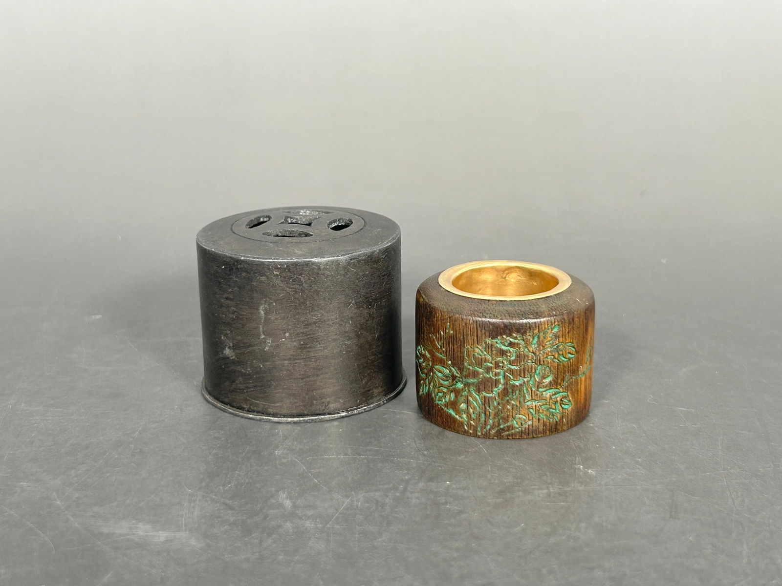 A Chinese Agarwood Thumb Ring, Signature Chen Ji (1 of 13)