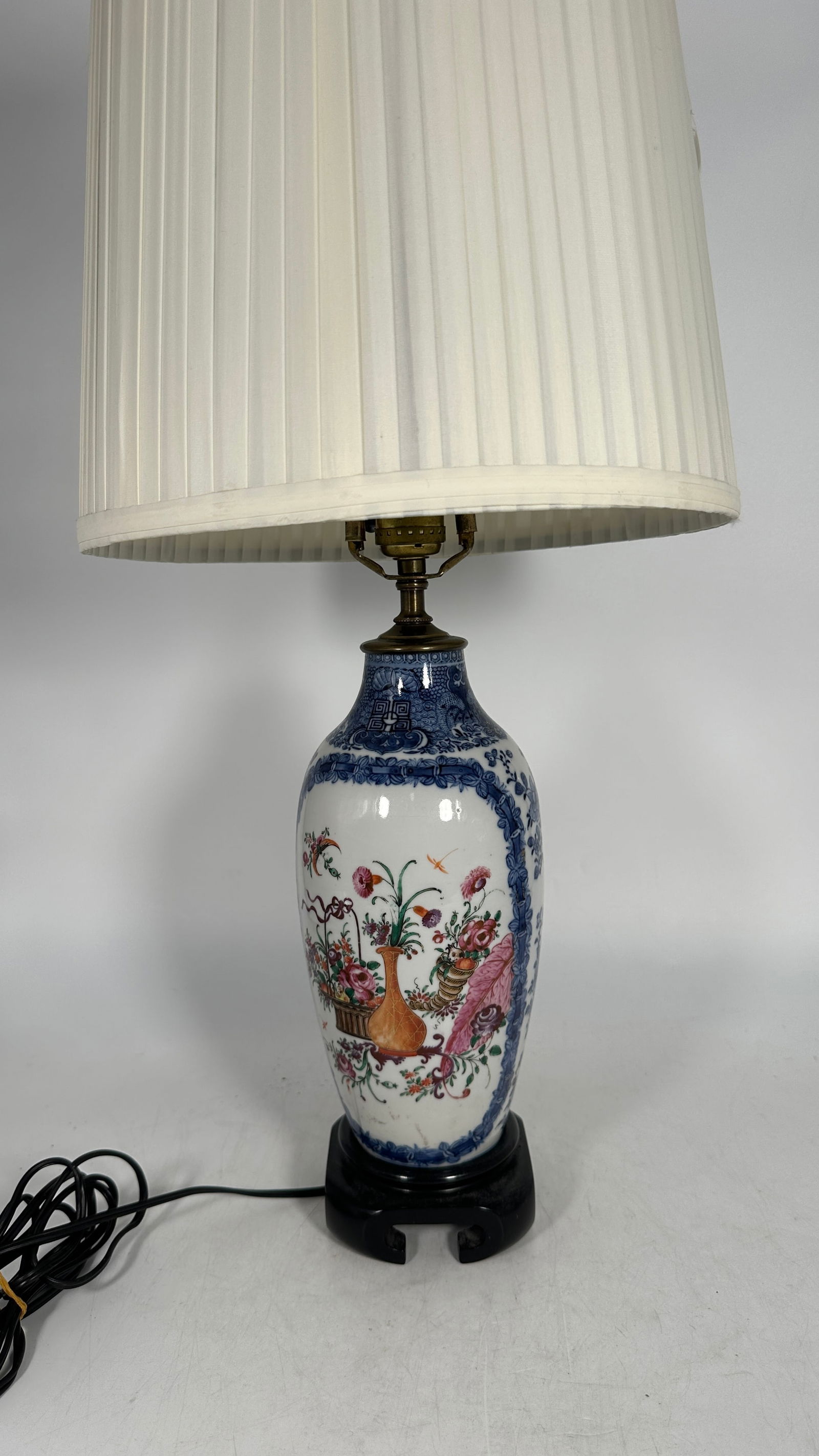 A Chinese Famille Rose Vase, 18th Century (1 of 7)