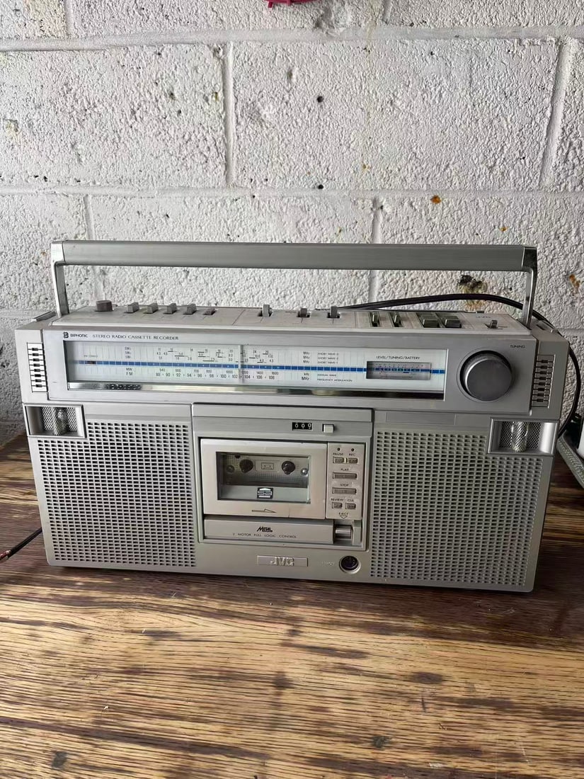 A Japanese JVC Stereo Radio Cassette Recorder (1 of 4)