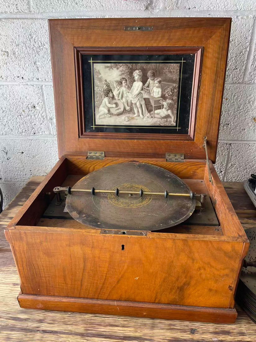 An American Imperial Symphonion Disc Music Box (1 of 5)