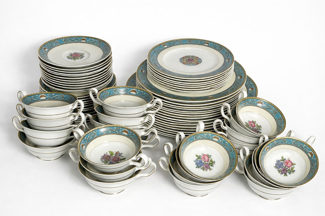 A Set of Eighty-Two Wedgwood Florentine Turquoise Fine Bone China Dinner Set (Part) (1 of 20)