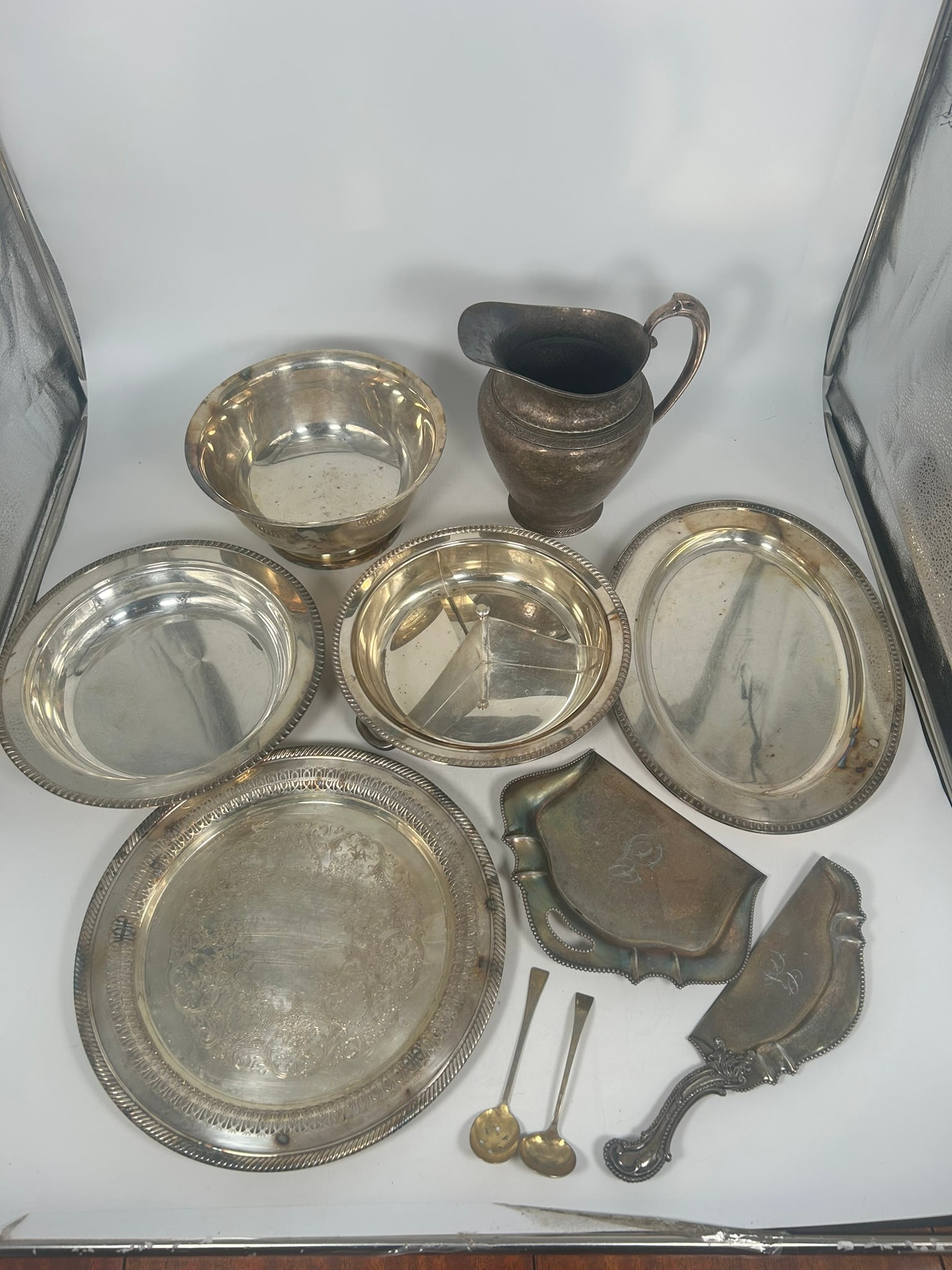 A Group of Ten Goldplated/Silverplated Service Ware (1 of 17)