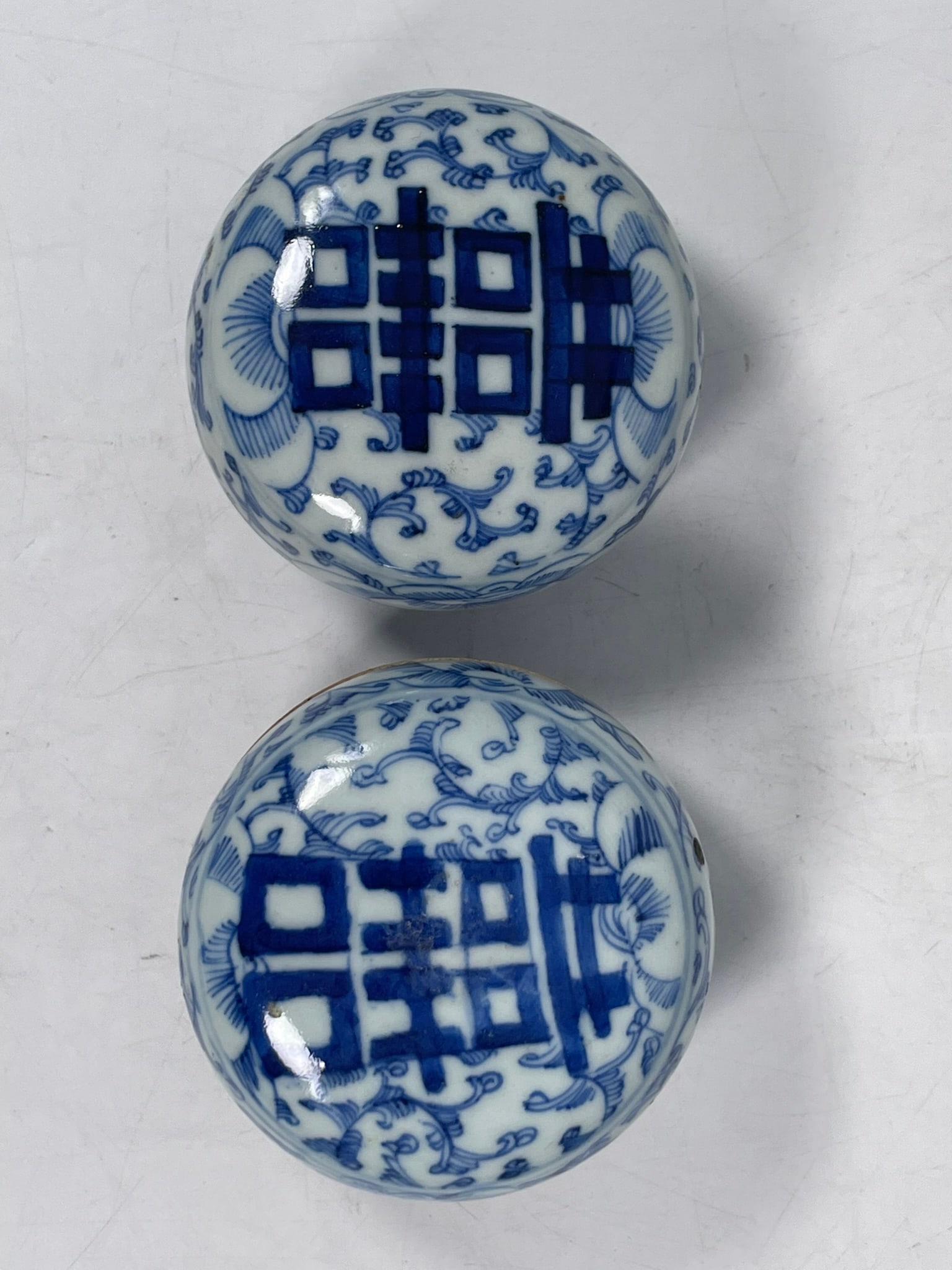 A Pair of Chinese Blue and White Porcelain 'Double Happiness Character' Circular Boxes and Covers, (1 of 15)