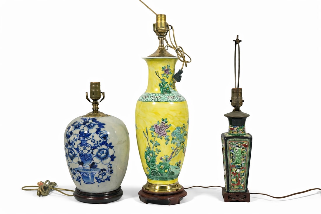 A Group of Three Chinese Porcelain Ware (1 of 20)