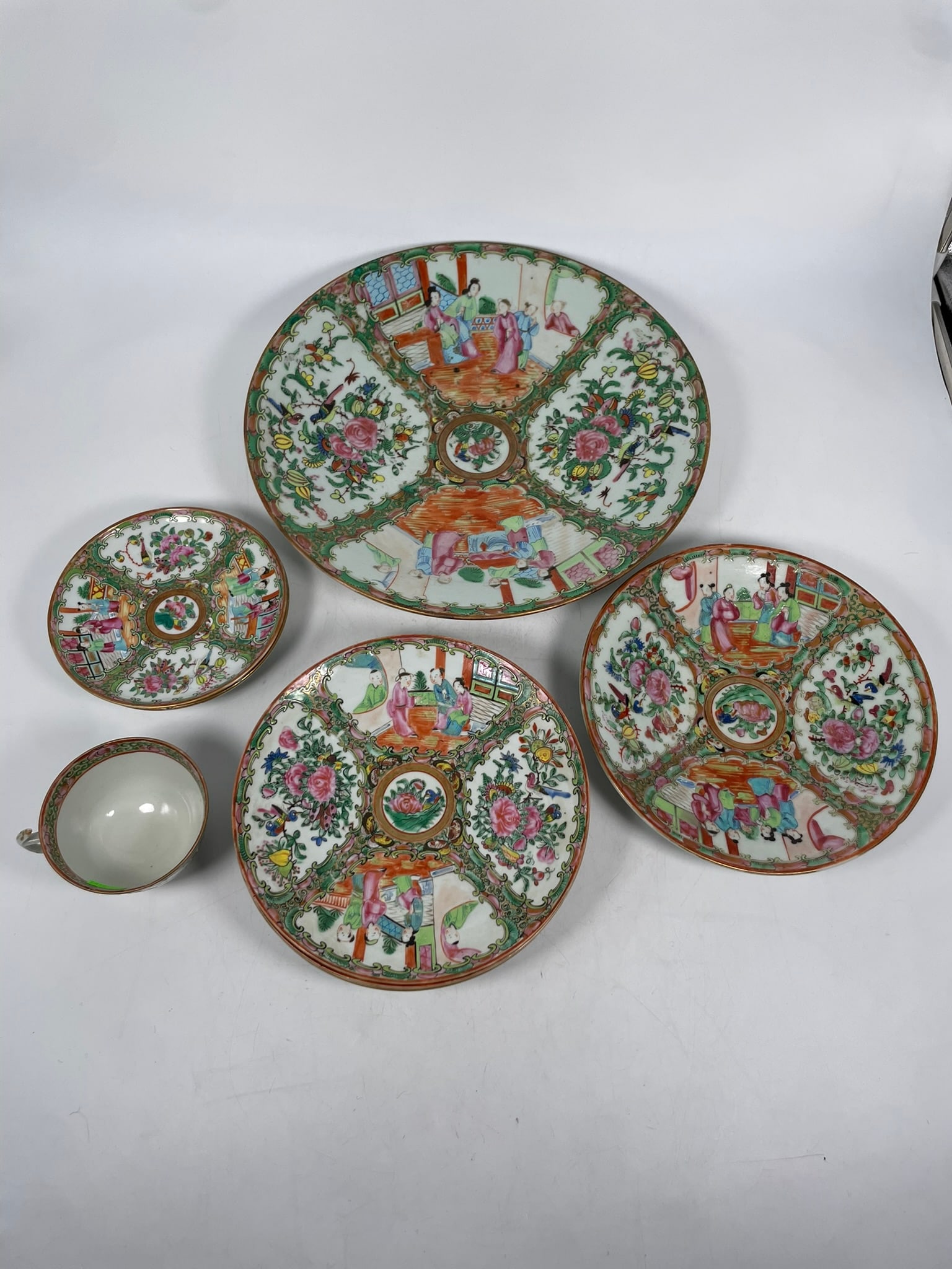 A Group of Ten Chinese Famille Rose Gilt-Decorated Porcelain Ware (1 of 17)