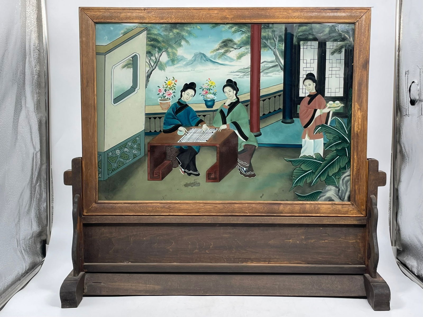 A Chinese Inside-Painted Glass Table Screen (1 of 20)