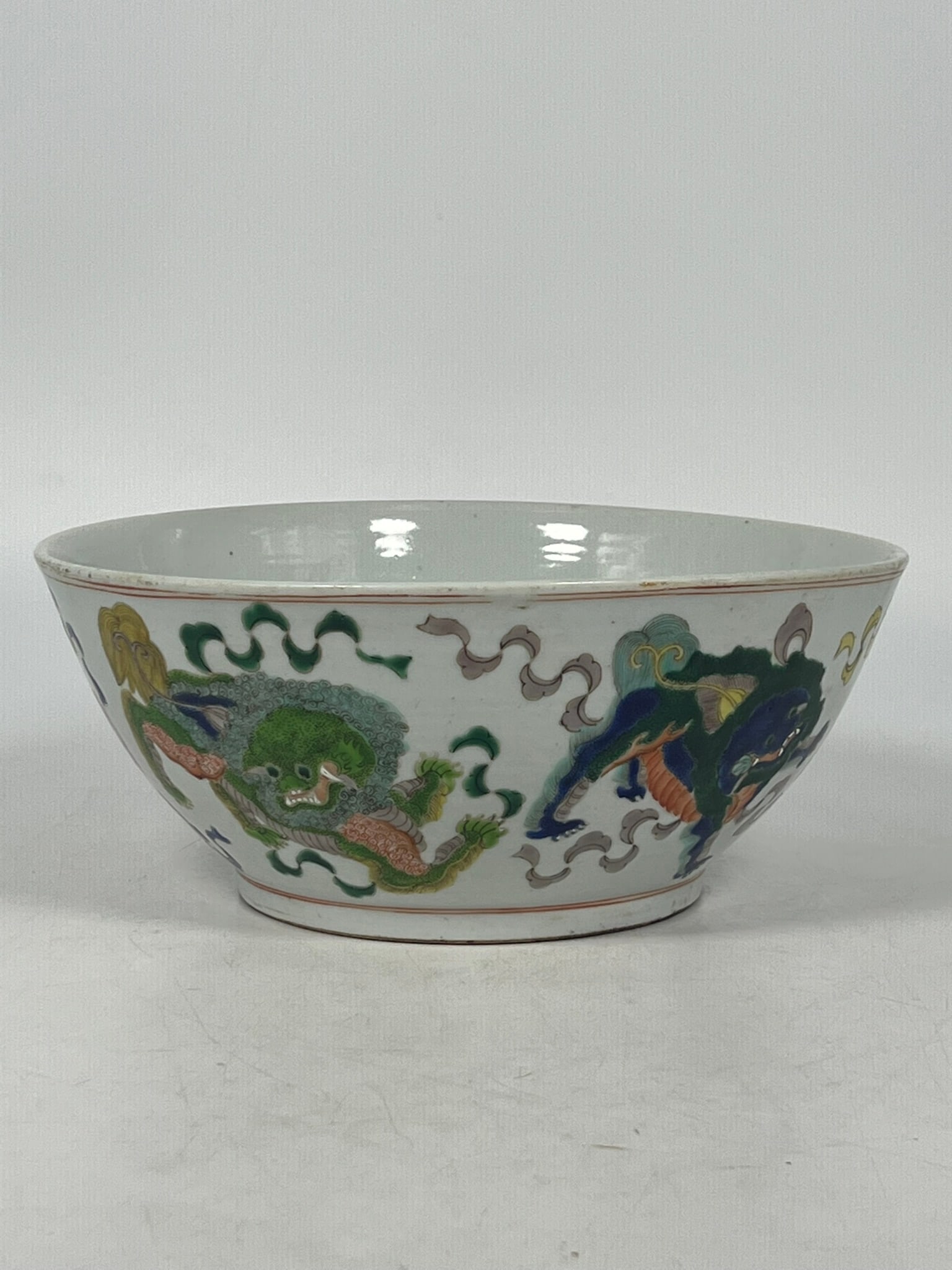 A Large Chinese Porcelain Famille Verte Bowl , 19th Century (1 of 15)