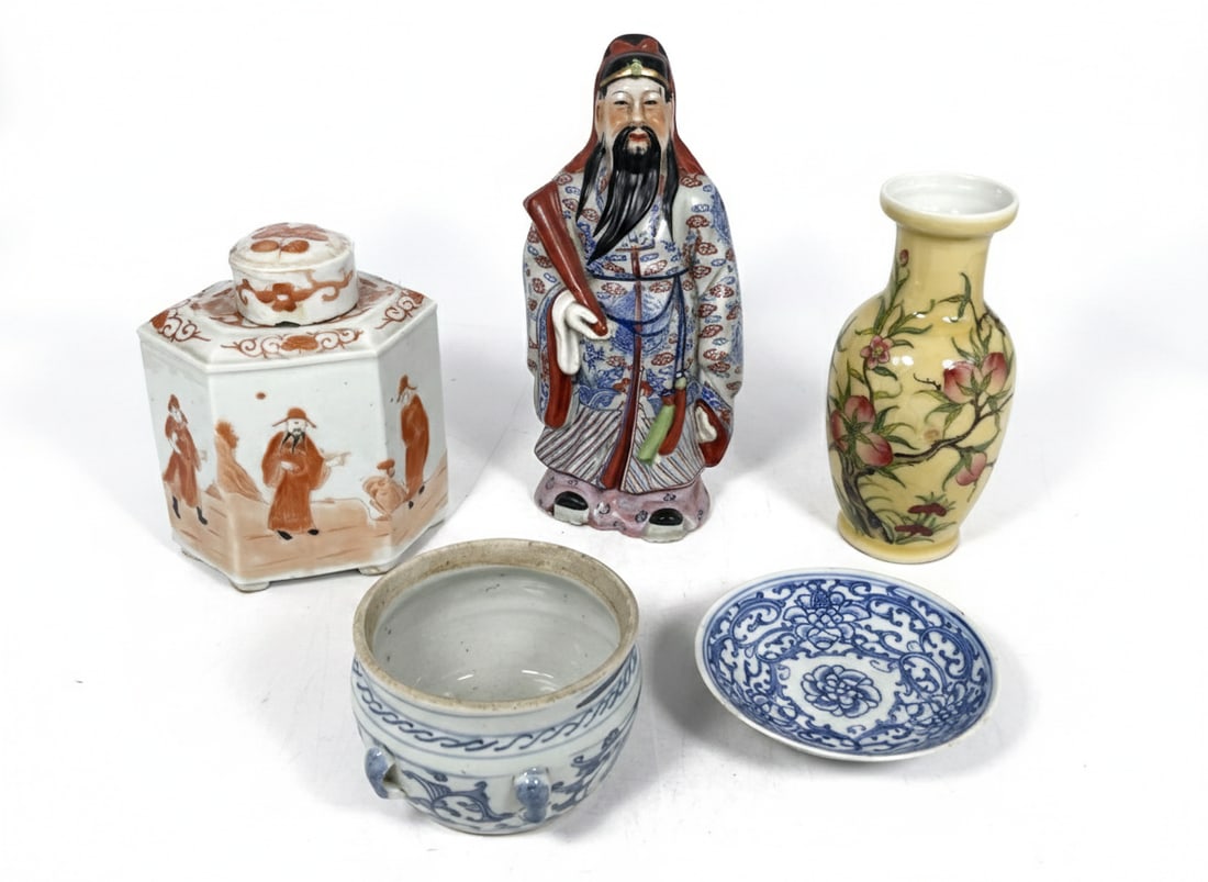 A Group of Five Chinese Porcelain Objects (1 of 20)