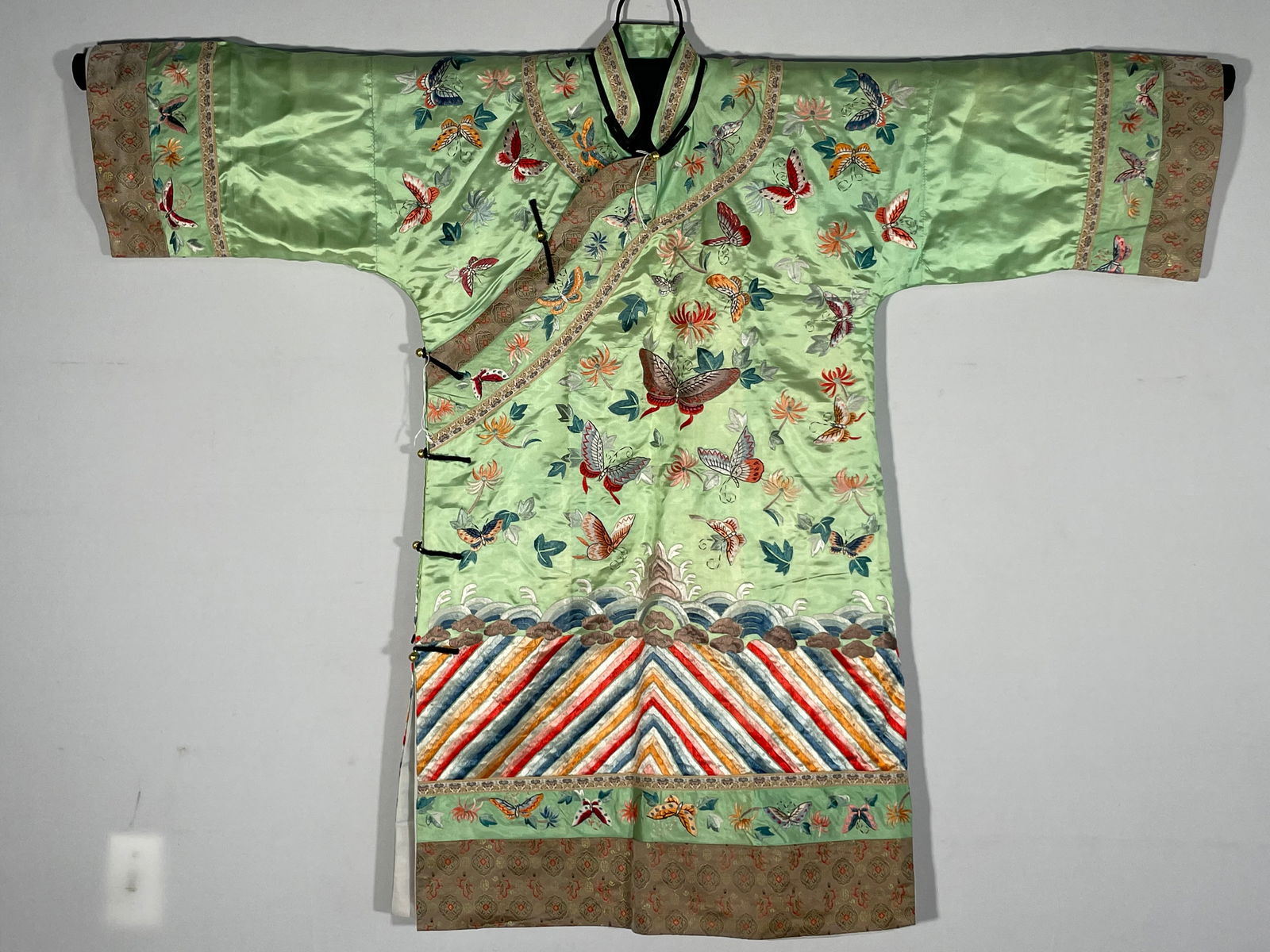 A Chinese Embroidered Silk Robe, Republic Period (1 of 13)