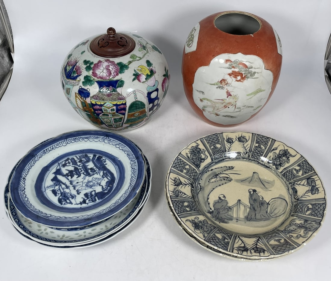 A Group of Nine Chinese Porcelain Ware (1 of 16)