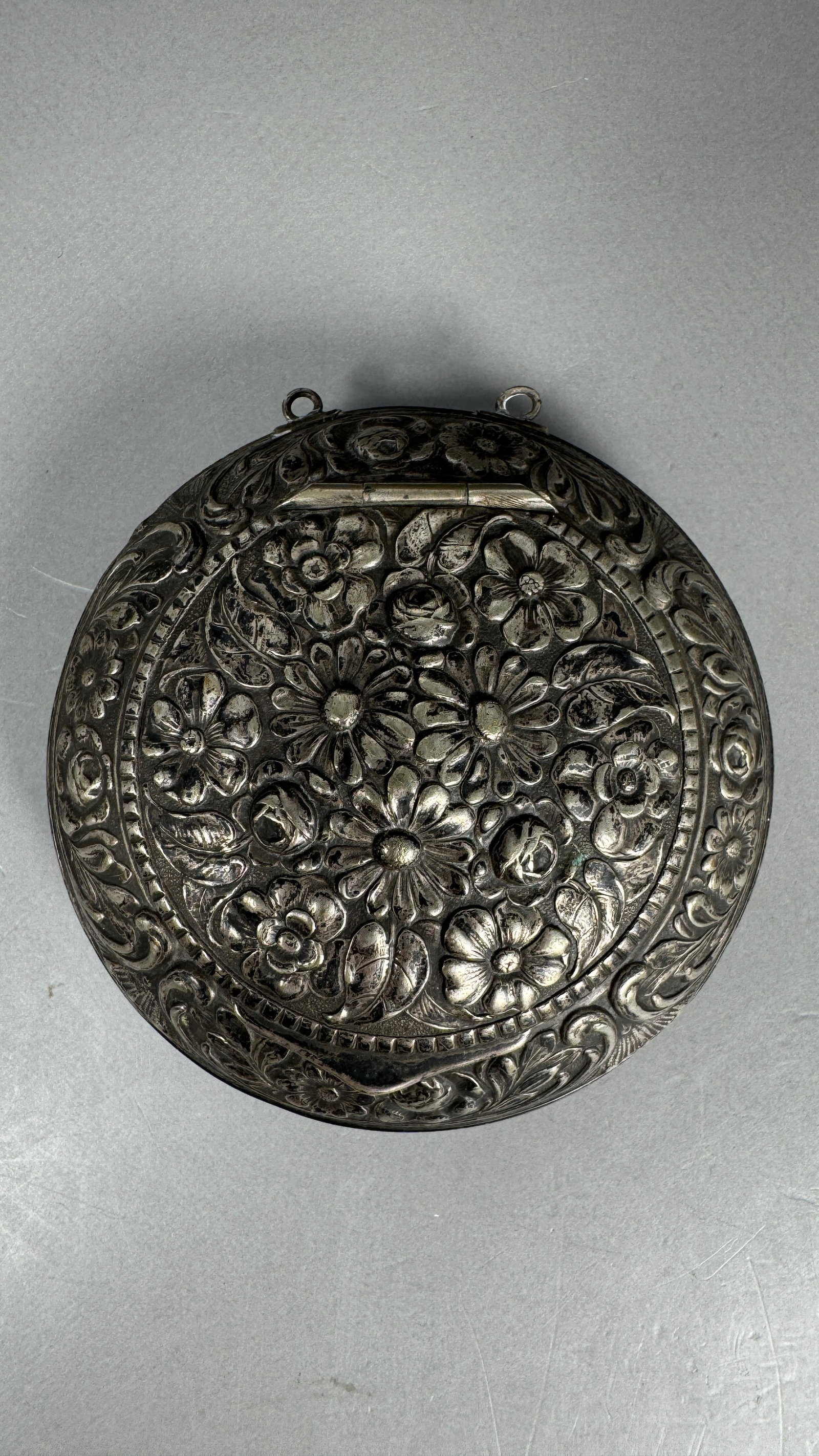 Repousse Round Silver Box (1 of 6)