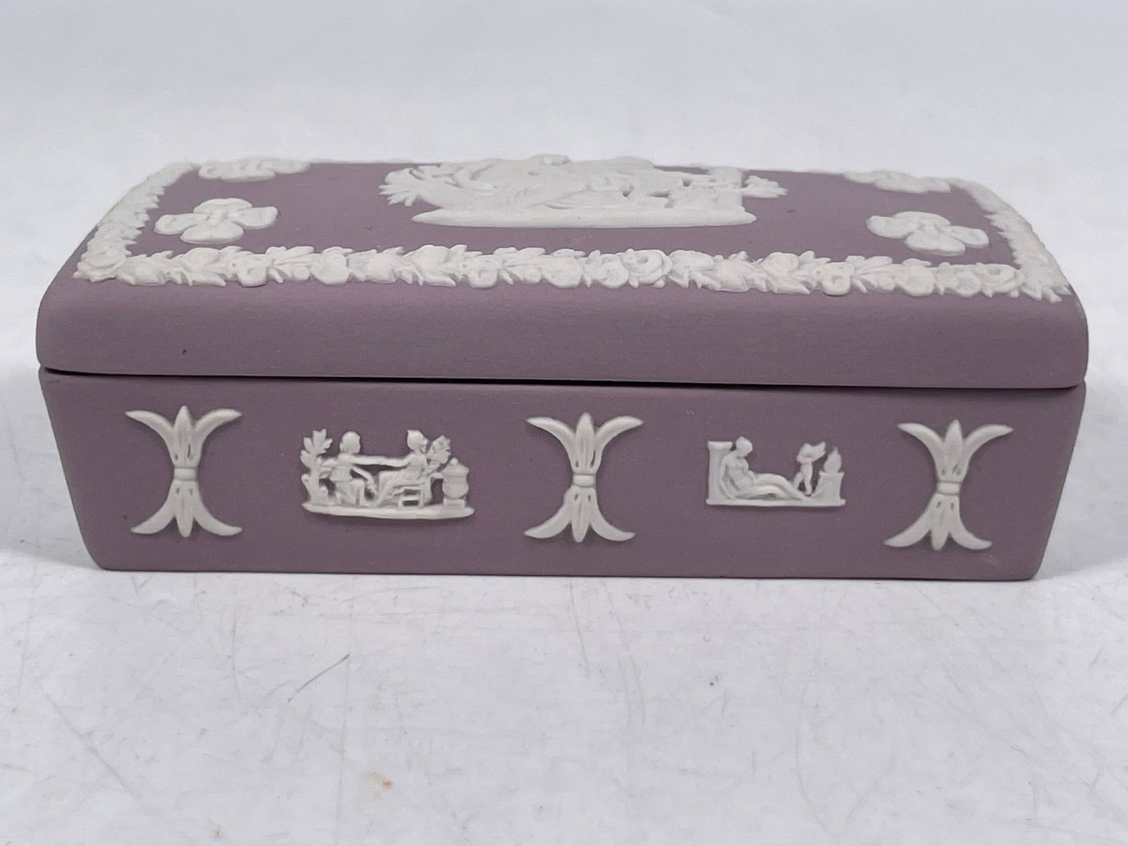 A Group of Five Wedgwood Jasperware - 16