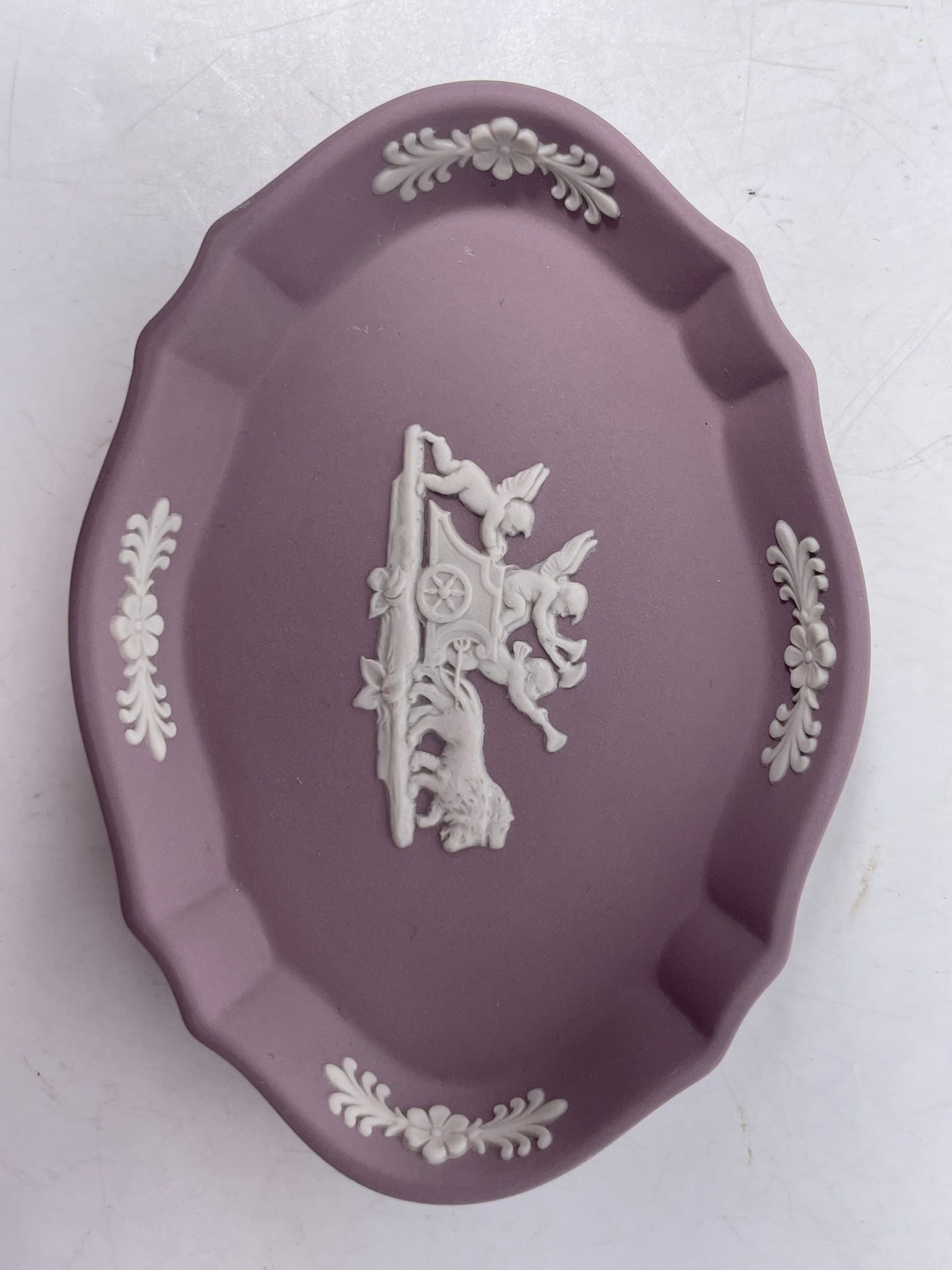 A Group of Five Wedgwood Jasperware - 8