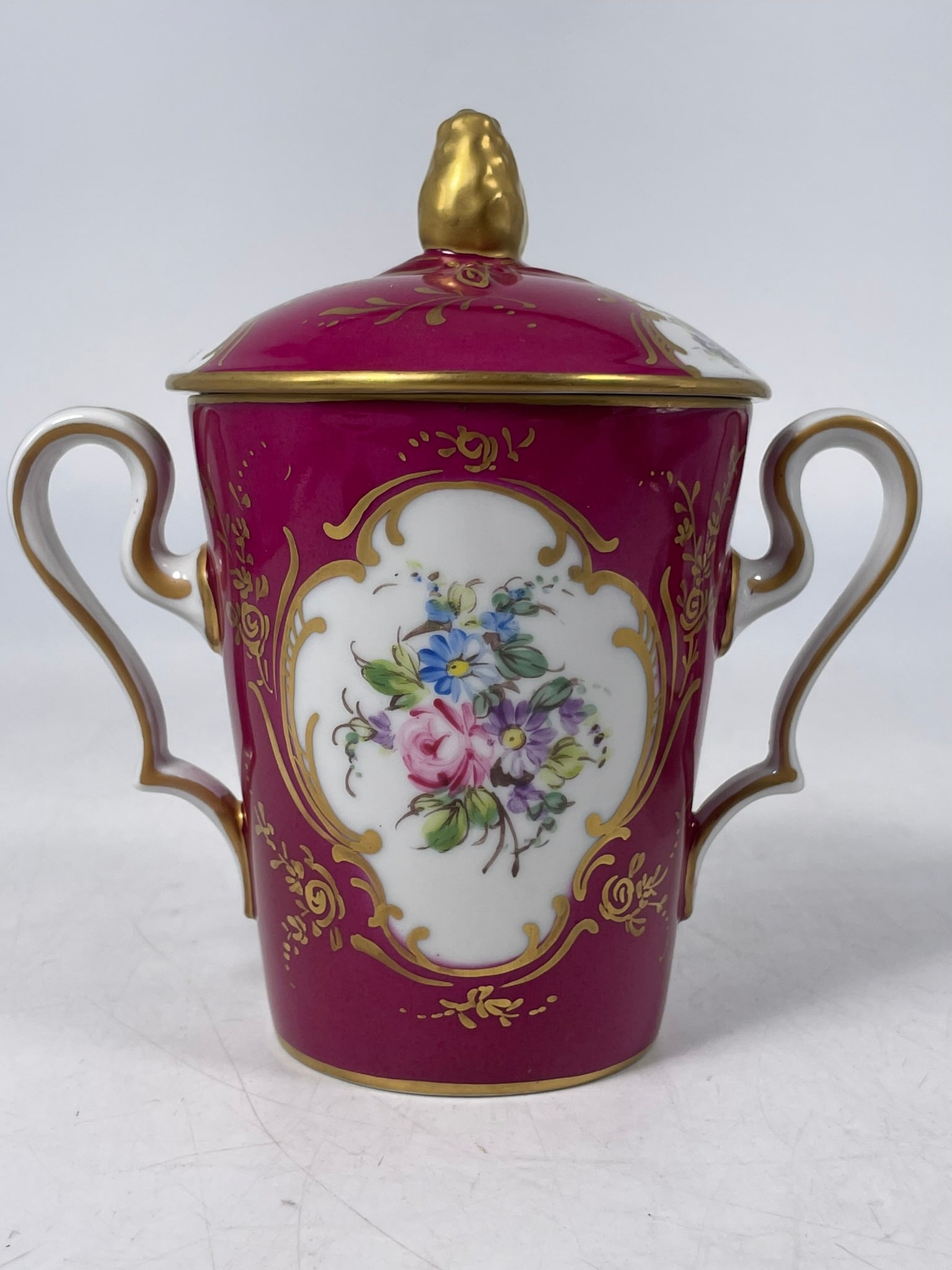 A Group of Five Limoges 'Peint a la Main' Porcelain Teaware - 16