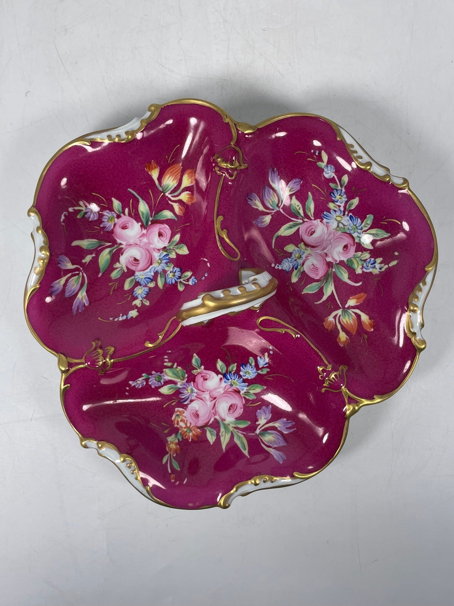 A Group of Five Limoges 'Peint a la Main' Porcelain Teaware - 2