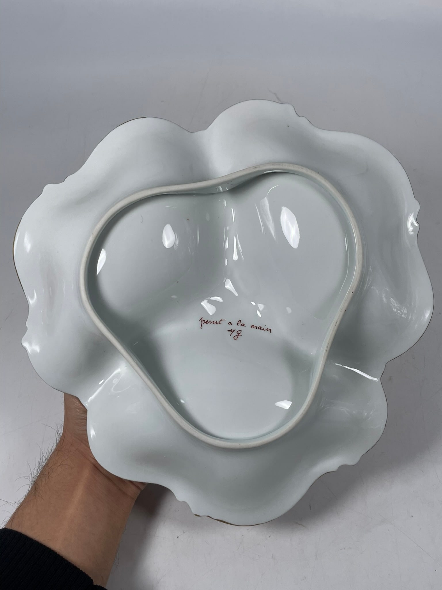 A Group of Five Limoges 'Peint a la Main' Porcelain Teaware - 4